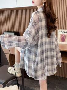 女式加大码格子轻薄衬衫，新款中长款宽松休闲外套