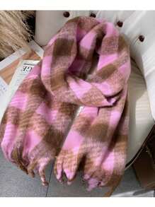 全新秋冬米色轻盈款柔和色系仿羊绒格纹女士围巾，时尚高端的冬季披肩，适合各种场合。是馈赠挚友、亲人、姐妹、爱人、妻子、领导、同事的最佳礼物之选，适合各种生日派对、宴会、郊游、通勤、旅行和度假。