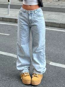 Pantaloni di jeans dritti e morbidi in stile Y2K con tasche ricamate a farfalla per donne