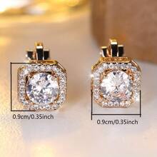 1 对优雅复古风格夹式耳环，采用经典铜质 4 爪镶嵌，配以圆形合成方晶锆石中心和透明 CZ 光环，适合所有季节，是日常佩戴和送礼的理想选择 - 彩色 - 查看 5