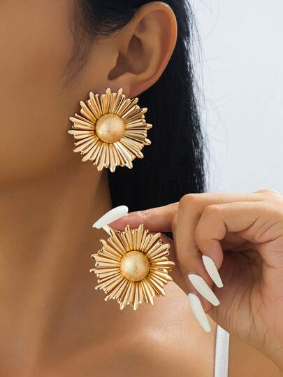 1 par de pendientes de botón con centro de flor hemisférica incrustado en metal dorado para mujeres, elegante y vintage, adecuado para la playa, fiestas, banquetes y uso diario