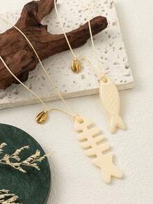 1 Stück Sommer Ozean Serie einfache und modische Muschel Fischgräte kleine Fisch Konchen Anhänger Halskette mit geflochtener Kordel, 18 Karat Vergoldung, nicht leicht zu oxidieren, geeignet für Lässig-Kleidung, Reisen, Strandausflüge. - Weiss - Übersicht 9