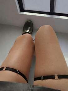 2条装女士黑色弹力大腿吊袜带，性感朋克哥特风腿部束缚带，时尚日常腿部吊袜带配饰，可调节合成可爱脚链，适合派对和舞蹈场合