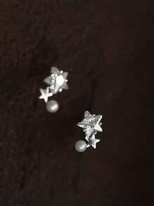 زوج من أقراط الأذن المرصعة بالزركونيا والخرز المستدير من الفضة الإسترليني عيار 925، بتصميم نجمة وخرز مستدير، مجوهرات مثالية لعيد الميلاد، مناسبة للاستخدام اليومي للنساء وكهدايا عيد، إكسسوارات مجوهرات عصرية