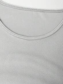 Men's Wide Shoulder Athletic Tank Top With Curved Hem Design Offers Natural Drape And Enhanced Layering, Suitable For Gym Weightlifting And Outdoor Hiking