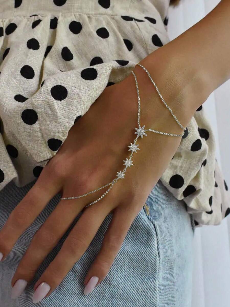 1 件镶有水钻的 4 星形手指手链，女士派对配饰