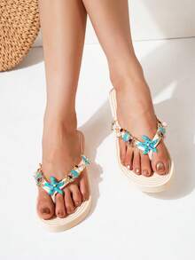 异域海岸沙滩风格海洋海星珊瑚形装饰链，编织设计平底休闲沙滩凉鞋，女士软底防滑平底人字拖，波西米亚风格贝壳、星星、珊瑚、海洋元素，适合日常、海滩、旅行等场合。 - 米色-平底壓花-藍色海星 - 查看 7