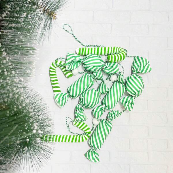 Decorazioni a forma di caramelle natalizie, decorazioni per albero di Natale, ornamenti appesi a forma di bastoncini di zucchero in schiuma, decorazioni appese per vetrine di hotel e centri commerciali.