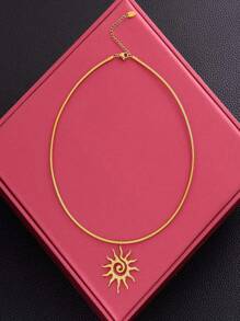 1pc 18K Gold Plated Spiral Geometric Sun Stainless Steel Necklace, Waterproof, Hypoallergenic, Fashion Jewelry For Women, Suitable For Daily Wear And Party Accessories