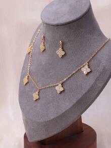 1 Set eleganter Kleeblumen-Schmuck, geeignet für den täglichen Gebrauch und Veranstaltungen