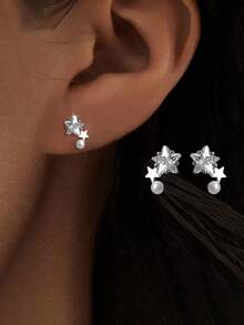 زوج من أقراط الأذن المرصعة بالزركونيا والخرز المستدير من الفضة الإسترليني عيار 925، بتصميم نجمة وخرز مستدير، مجوهرات مثالية لعيد الميلاد، مناسبة للاستخدام اليومي للنساء وكهدايا عيد، إكسسوارات مجوهرات عصرية