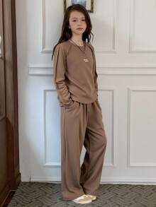 Dazy Kids 2 件套青少年女孩圆领针织字母刺绣上衣和裤子，秋季服装，返校服装 - 棕色 - 查看 5