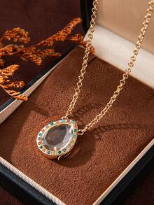 这款时尚精致的圆形盒状DIY项链，可自由搭配动物、花卉、日月、心形吊坠。18K镀金，抗氧化，尽显魅力，彰显个性。适合女孩日常佩戴、海滩度假、派对、音乐节等各种场合。 - 彩色 - 查看 8