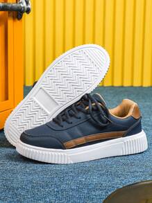 蓝色和棕色时尚绅士多功能新款男士运动鞋，柔软舒适，适合节日派对、街头服饰、低跟平底商务休闲步行鞋