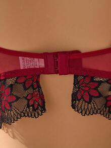 2PCS Women's Sexy Lingerie Set With Steel Rims, Black And Red Contrasting Lace, Bow Decoration, Semi Transparent Lace Patchwork Lace Hem Lingerie And Underwear, Gorgeous And Sexy Gothic Style Bra