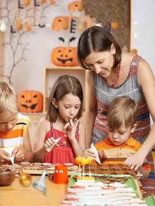 一套 4 个万圣节耐热硅胶模具，包括南瓜瓶和主题形状；这些模具柔软且易于拆卸；适用于塑造南瓜、瓶子、斧头、月亮、棺材、刀子等；非常适合万圣节烘焙、万圣节食品模具和万圣节派对用品。 - 彩色 - 查看 8