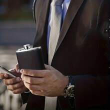 1 Set Black Gift Box - 8oz & 2oz Stainless Steel Vacuum Insulated Bottle With Faux Leather Wrap, Suitable For Whiskey, Rum, Vodka, Great Gift For Men And Women