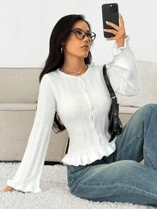 女士可爱Y2K风格纹理圆领长袖荷叶边纽扣针织开衫，适合日常休闲穿着，也适合返校、乡村音乐节、秋冬季外出，是理想的圣诞节和新年礼物。 - 白色 - 查看 7