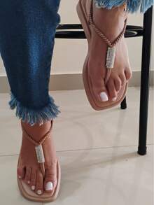 Sandália Rasteira Plana com Strass prática confortável e elegante para dia a dia Strass Brilho - Nude - Visão 3