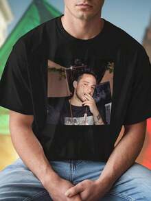 Maglietta Uomo Nera Moda Casual Man Smoking in Studio Black T Shirt Beaded Necklace Look  Giovane Design Estivo Novità Offerta Speciale Comfort Qualità Fashion Essenziale Promo