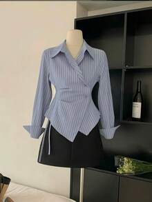女士休闲通勤条纹印花裹身纽扣前部不对称下摆衬衫，春秋