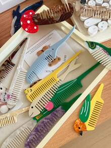 1pc Cute Student Hair Comb, Cartoon Design Thick Acrylic Anti-Static Comb, Dog Decor Hair Accessory, Portable Straight Hair Brush, Cartoon Bear Animal Shaped Comb, Creative Fashion Student Portable Straight Hair Brush, High Quality Thick Dog Comb, Cute Cartoon Animal Acrylic Portable Pocket Comb For Women, Hair Accessories, Hair Styling Kit, Hair Tool Kit, Home Beauty Women Accessory Gifts