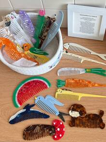 1pc Cute Student Hair Comb, Cartoon Design Thick Acrylic Anti-Static Comb, Dog Decor Hair Accessory, Portable Straight Hair Brush, Cartoon Bear Animal Shaped Comb, Creative Fashion Student Portable Straight Hair Brush, High Quality Thick Dog Comb, Cute Cartoon Animal Acrylic Portable Pocket Comb For Women, Hair Accessories, Hair Styling Kit, Hair Tool Kit, Home Beauty Women Accessory Gifts