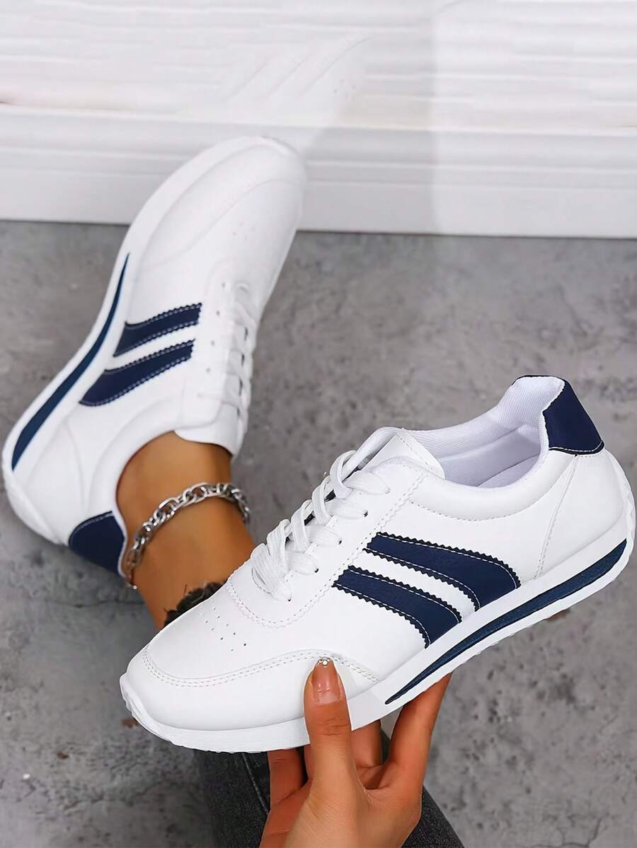 FZY Women's Retro Sportswear Style Canvas Shoes For Winter 2026, Featuring A Green And White Color Scheme, Lightweight And Casual Athletic Shoes, Low-Top Lace-Up Casual Style, Simple Outdoor Fashion Athletic Shoes. A Must-Have For Pairing With Denim Outfits, And Also A Must-Have For Pairing With Leopard Print Outfits. A Women's Winter Clothing Accessory, Women's Low-Top Shoes, Women's Winter Athletic Shoes, Lace-Up Casual Athletic Shoes. - 藍色 - 查看 1