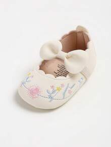 女婴玛丽珍鞋，防滑芭蕾平底鞋，公主裙鞋，新生儿学步鞋 - 白色 - 查看 3