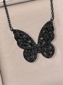 1 件随机颜色渐变蝴蝶吊坠项链，适合女士（避免接触水）