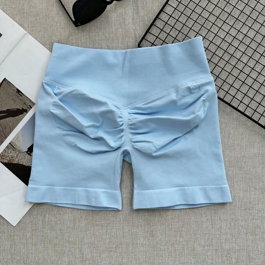 女款高腰無縫瑜伽短褲，彈性提臀，適合跑步、健身與戶外活動，時尚運動休閒服飾，彈性面料