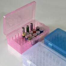 42 轴缝纫线整理器 - 耐用、可上锁的透明储物盒，适用于刺绣和缝纫配件、便携式缝纫工具储物盒、设计。