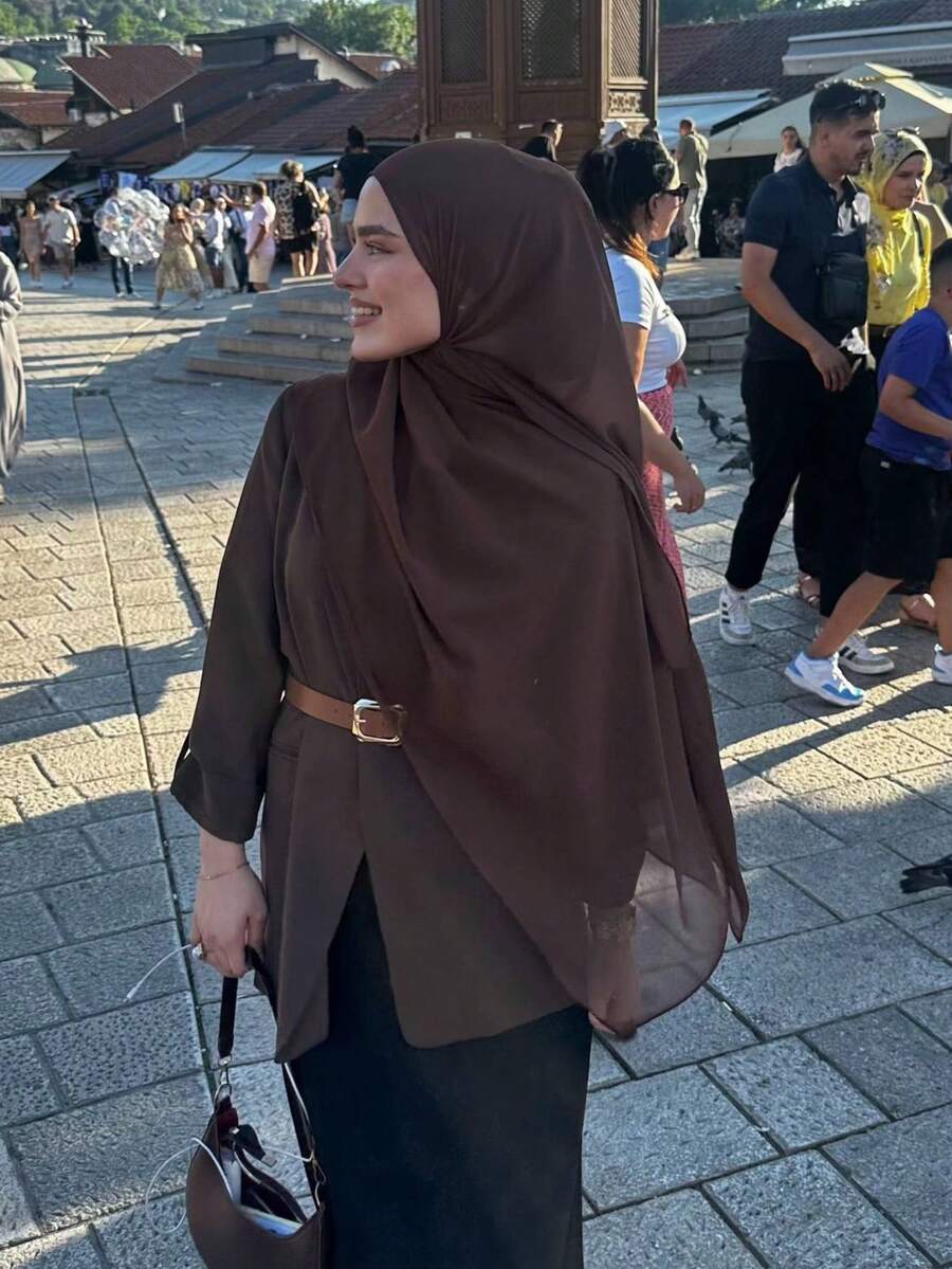 1件装女士纯色珍珠雪纺柔软头巾，休闲阿拉伯保守素色头巾，适合中东日常穿着。 - 咖啡棕 - 查看 1