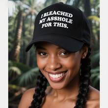 1 Unisex Printed Trucker Hat, Baseball Cap, Sun Hat, Dad Hat, Suitable For Daily Use, Outdoor Travel, Hiking, And Mountain Climbing. It Provides Sun Protection For Both Men And Women In Summer, Has A Casual Style, Is Suitable For Traveling, And Is Stylish And Versatile. It Is A Unisex Adjustable Hat. When You Put It On, It Combines The Cowboy Style, Dad Vibe, And Fun Style. It Can Be A Trucker Hat, Baseball Cap, Or Sun Hat. It Is Made Of 100% Cotton, Adjustable, And Slightly Elastic. It Is Suitable For Band Activities And Travel Scenes, Integrating Fashion And Functionality. It Has Multiple Functions, Can Protect From The Sun, Is Suitable For Young People To Wear, And Is Also Suitable For Making An Appearance At Birthday Parties. It Also Has A Y2K Style. - 黑色 - 查看 1