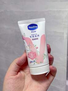 Vaseline 凡士林深层滋养玫瑰香氛护手霜 50ml / 适用于干燥脱皮的双手 / 三层保湿精华 - 角鲨烷 & 三重维生素精华 & 原液微晶啫喱 / 蕴含保湿精华 / 持久保湿 / 舒缓干燥、敏感肌肤 - Rose 50ml - 查看 4