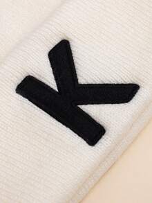 1 pezzo Berretto lavorato a maglia con ricamo di lettere per bambini, 26 lettere disponibili, morbido e delicato sulla pelle, carino e adorabile, adatto per l'autunno/inverno per uso quotidiano, attività all'aperto, coordinato tra fratelli e genitore-figlio - Bianco - Visualizzare 5