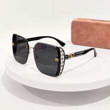 1pc Oversized Women's Fashion Fashion Glasses, Frameless Metal Letter Personalized Glasses, Summer Holiday Travel Beach Accessory