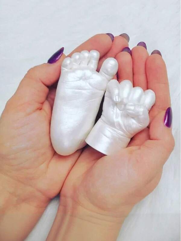 1 Pieza Kit de molde de mano 3D - Crea recuerdos únicos Recuerdo personalizado de huella de mano y pie, crea un recuerdo único con nuestro kit de estatua de yeso de fundición de mano DIY - Kit de recuerdo de mano de bebé - Kit de moldeado y fundición de mano de yeso para moldeado de mano y pie de bebé - Kit de fundición de bebé para primer cumpleaños, Navidad y regalos para recién nacidos.