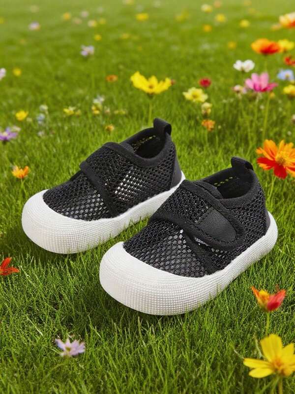 1 Pair Baby Black Mesh Hollow Magic Tape Non-Slip Flat Low-Top Casual Sandals/Beach Shoes, Simple And Comfortable, Suitable For Summer Students, Outdoor Activities, Beach
