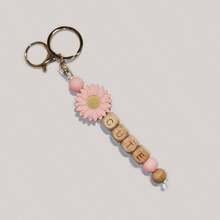 1pc Customized Personalized Silicone & Wood Keychain, Name Tag Key Chain, Mother's Day/Girl's Gift/Graduation/Teacher's Day Gift,School Supplies,Back To School,School Gift,For Office,For School,For Classroom,For Teacher Gifts,For University,For Colleague,For Dorm Rooms,For Teacher,For Boys And Girls,For Teenagers,Junior High School Students,Middle School Students,High School Senior High School Students,College Students,University Students,Freshman,Sophomore,Underclassmen, Colorful,Cute,Adorable,Funny,Kawaii,Y2K,Stylish,Unisex,Casual,Custom,Personalized,Unique,Customized,Ideal Gifts For Him,Ideal Gifts For Her,Her,Boyfriend,Girlfriend,Family,Friends - Silicone Daisy Keychain - View 57