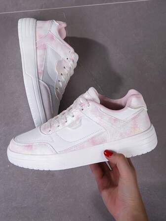 女士休闲运动鞋，低帮鞋，圆头舒适透气鞋面，多色拼接设计，百搭城市通勤鞋