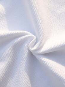 1PC Personalized Custom Beach Towel Featuring A Basketball-Themed Elements Background Design. You Can Have Your Name Customized On It. Ideal For Use On The Beach, Beside The Pool, And During Beach Holidays.