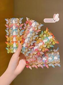 48 piezas Clips de pelo de mariposa 3D de resina coloridos y lindos para niñas, de calidad cristalina transparente, exquisitos y vivos, accesorios para el cabello. Adecuados para coletas, trenzas y otros peinados, agregando un ambiente. Adecuado para accesorios diarios para el cabello de niñas y la temporada de regreso a la escuela. Se puede combinar con diferentes peinados y atuendos. Clips de pelo de mariposa navideños, decoraciones navideñas, regalos navideños para niños