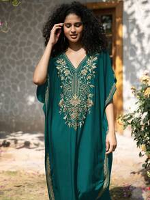 深绿色刺绣迪拜风格短袖休闲女式睡袍（春季款） - 墨綠色 - 查看 3