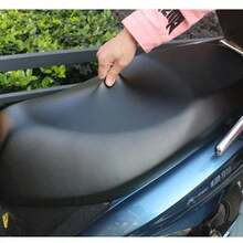 Easypie Selection 1 Stück Motorrad Regensitzabdeckung, universell flexibel, wasserdicht, Sattelabdeckung schwarz, Staub UV Sonne genäht Schutz Motorrad Zubehör, passend für Roller und Motorräder, strapazierfähiges & atmungsaktives Design für Komfort und Schutz