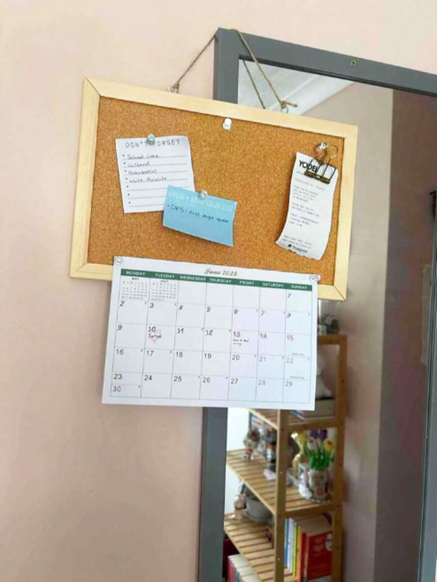 1 pieza Pizarra pequeña de madera, Pizarra colgante de doble cara de moda, Pizarra de publicidad escrita a mano DIY, Tablero de corcho suave con marco de madera de roble, Decoración para oficina y hogar, Tablero de mensajes o visión para el hogar y la escuela - Marrón - Ver 1