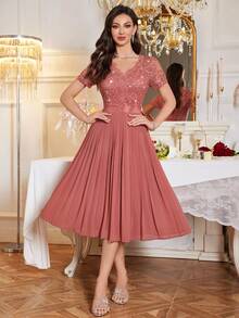 MIUSOL فستان براقة زهور الشيفون من الدانتيل ذو الياقة على شكل حرف V مع طيات في الذيل، فستان تموج للحفلات، فستان قطع A، فستان طويل، فستان متوسط الطول