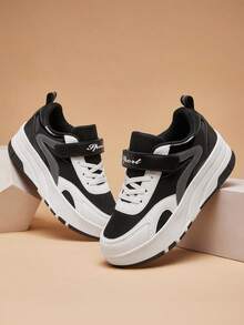 New Hook And Loop Closure Roller Skate Shoes For Teenagers, 4-Wheel Design For Enhanced Stability, Detachable Wheels, Breathable , Suitable For Casual Daily Use, Roller Skating & Ice Skating - Black and White - View 5
