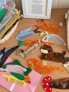 1pc Cute Student Hair Comb, Cartoon Design Thick Acrylic Anti-Static Comb, Dog Decor Hair Accessory, Portable Straight Hair Brush, Cartoon Bear Animal Shaped Comb, Creative Fashion Student Portable Straight Hair Brush, High Quality Thick Dog Comb, Cute Cartoon Animal Acrylic Portable Pocket Comb For Women, Hair Accessories, Hair Styling Kit, Hair Tool Kit, Home Beauty Women Accessory Gifts