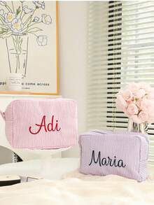 1 szt. Spersonalizowana torba z haftem, kosmetyczka/do przechowywania/kosmetyczka, lekka, wygodna, duża pojemność, uniwersalna, haftowana, personalizowana, idealny prezent dla dziewczyny, rodziny, koleżanek z klasy, sióstr, nadaje się na podróże służbowe, wakacje, prezenty dla druhen, kosmetyczka, spersonalizowany prezent dla niej, prezent na zaręczyny, kosmetyczka, prezent na wieczór panieński, upominki dla druhen, kalendarz świąteczny